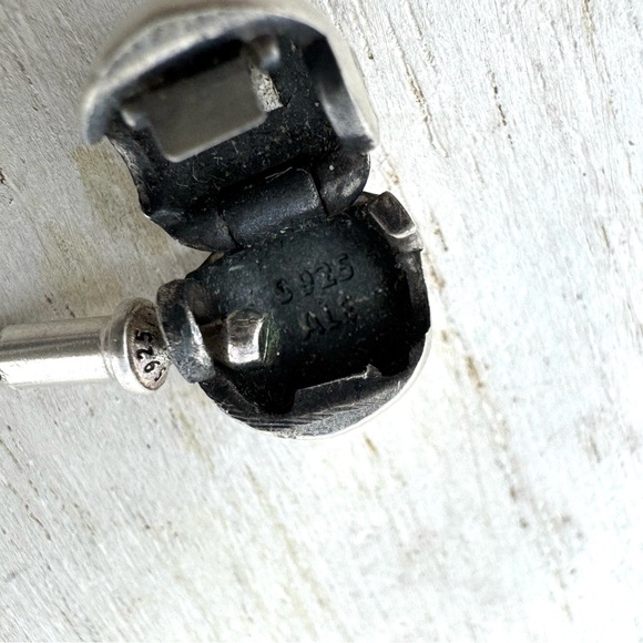 Authentic PANDORA 3 charm “travel” themed sterling silver bracelet - Picture 9 of 10